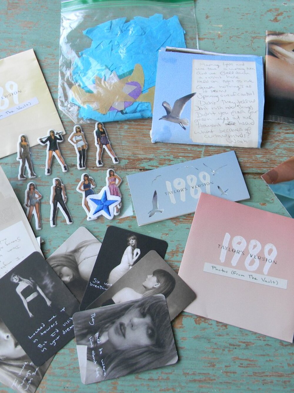 TAYLOR SWIFT EXCLUSIVE FAN LOT 1989 POSTERS CARDS BLUE STAR CONFETTI STICKERS